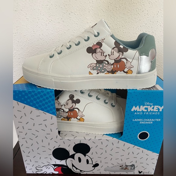 Disney Ladies Mickey and Minnie Court Sneaker NIB size 8 - Picture 3 of 7
